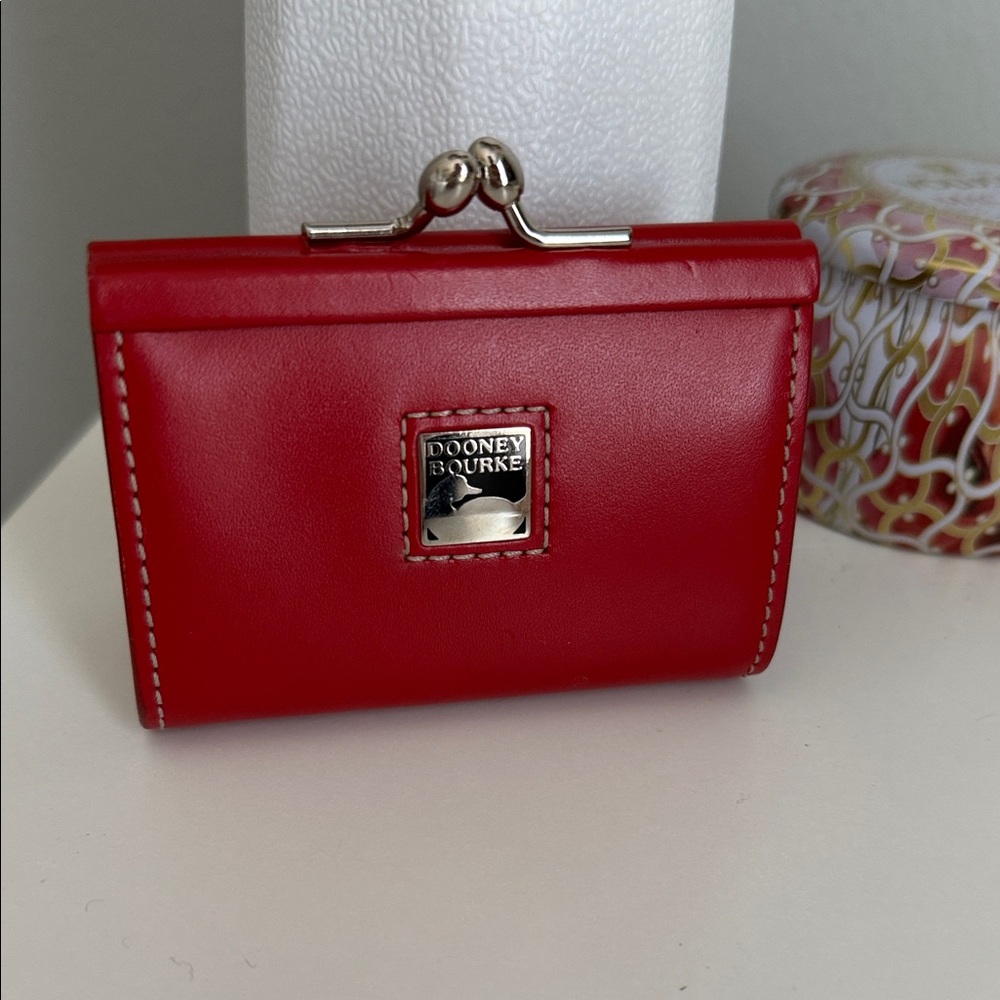 Like new ! Dooney and Bourke Change pouch